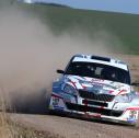 Staub aufgewirbelt: Gesamtsieg und Führung in der Deutschen Rally-Meisterschaft für Mark Wallenwein (Skoda Fabia S2000)
